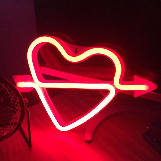 Neonové svítící srdce